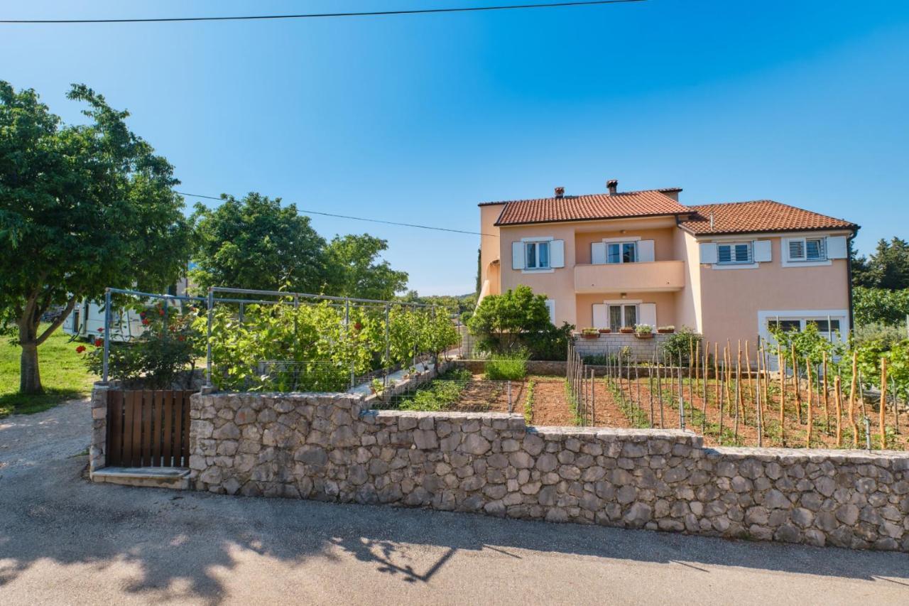 Apartments Blanka Нерезине Экстерьер фото
